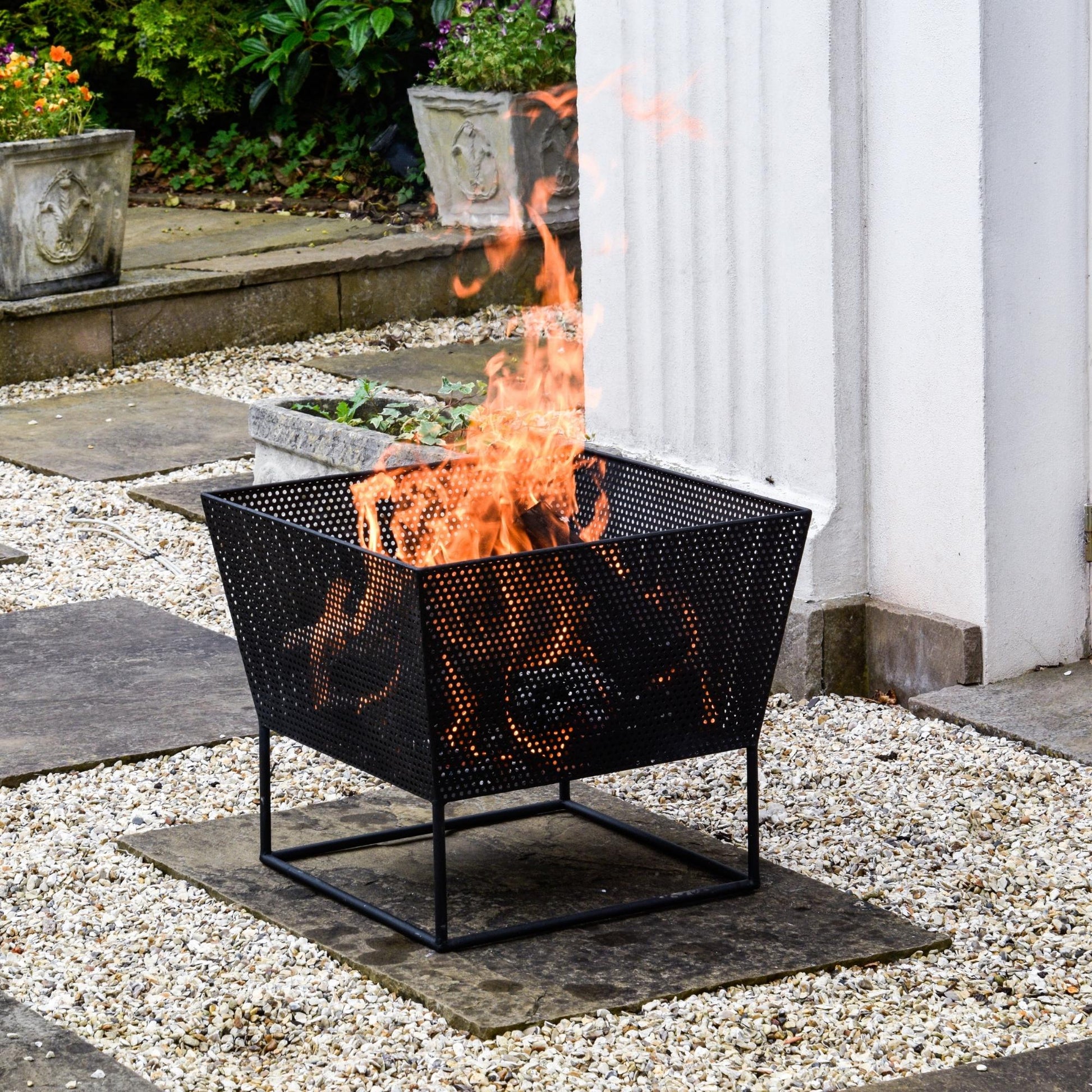 Norfolk Outdoor Fire Pit Black Iron by Ivyline - Mouse & Manor