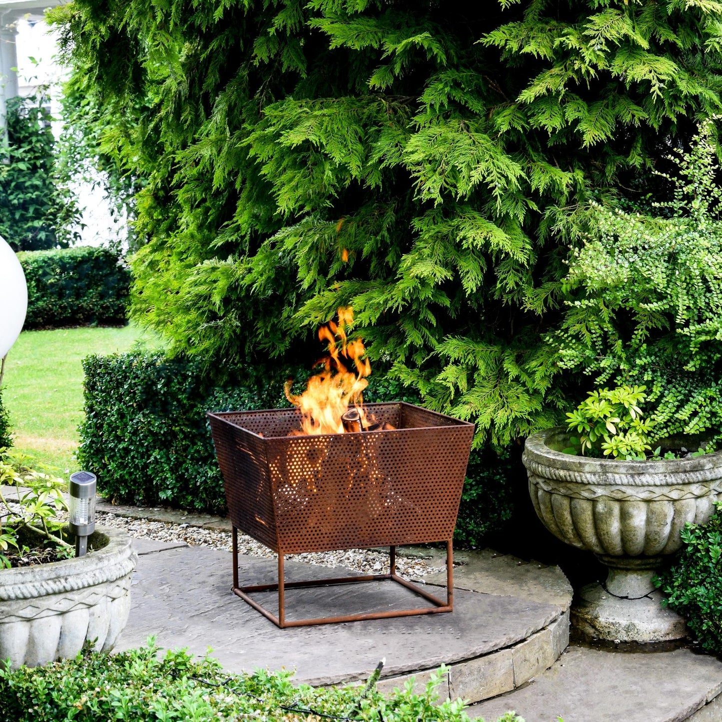 Norfolk Outdoor Fire Pit Rust Iron by Ivyline - Mouse & Manor